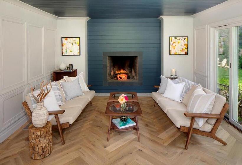 هتل Journey East Hampton