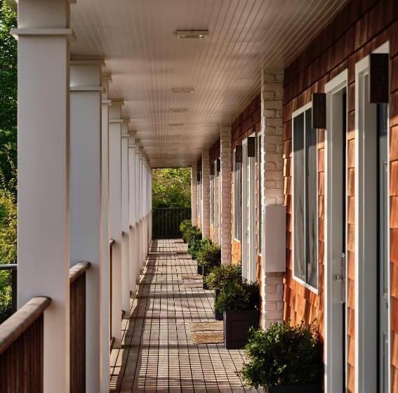 هتل Journey East Hampton