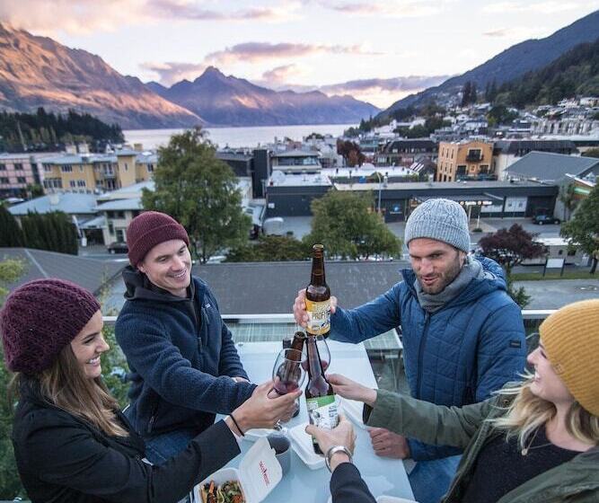 هتل Mi Pad Queenstown