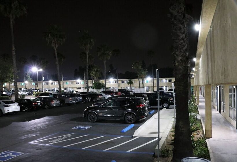 Valli Hi Motel