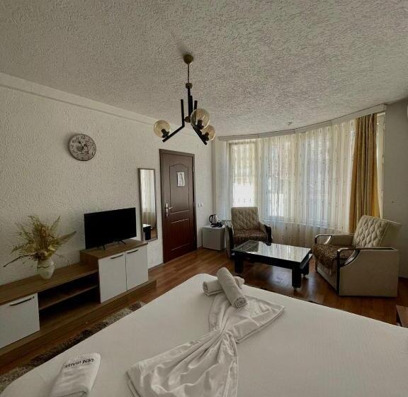 Deni House
