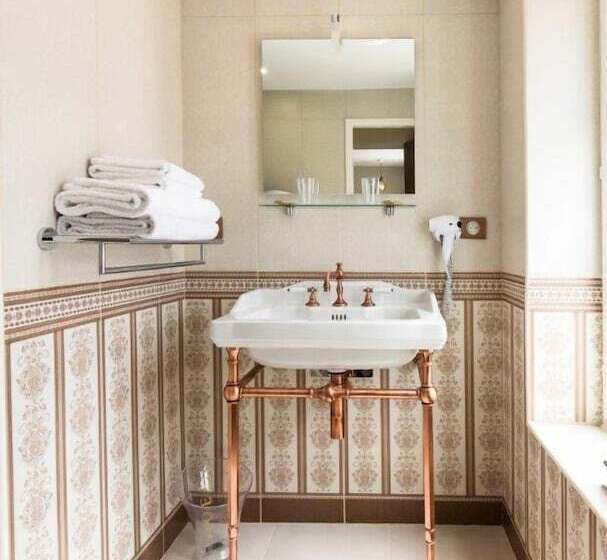 تختخواب و صبحانه Logis Du Parvis