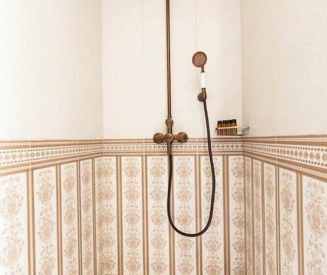 تختخواب و صبحانه Logis Du Parvis