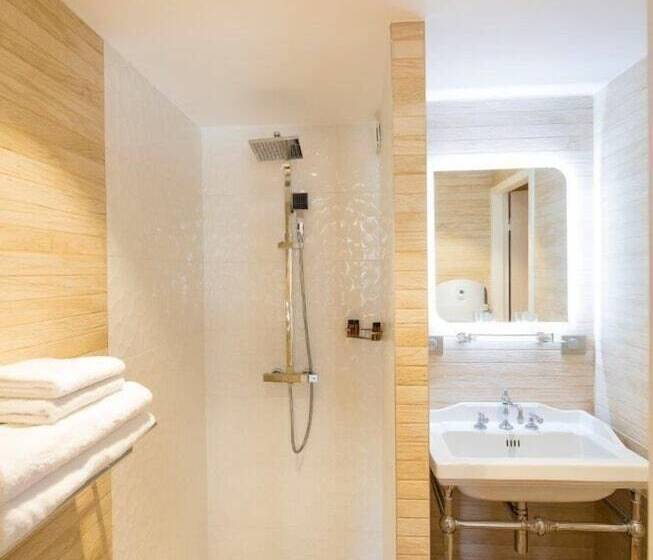 تختخواب و صبحانه Logis Du Parvis