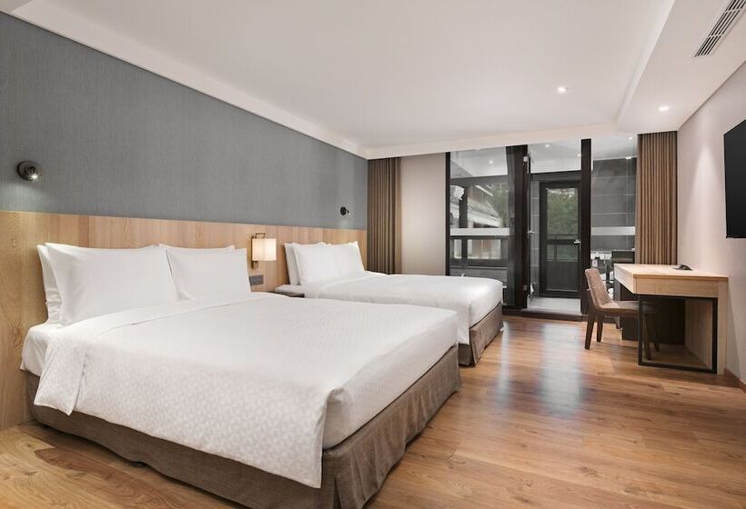 هتل Four Points By Sheraton Yilan Jiaoxi