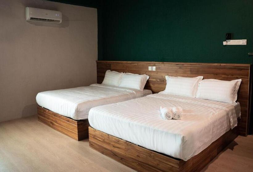 فندق Room V @ Jalan Sultanah Near Bus Stop Batu Pahat