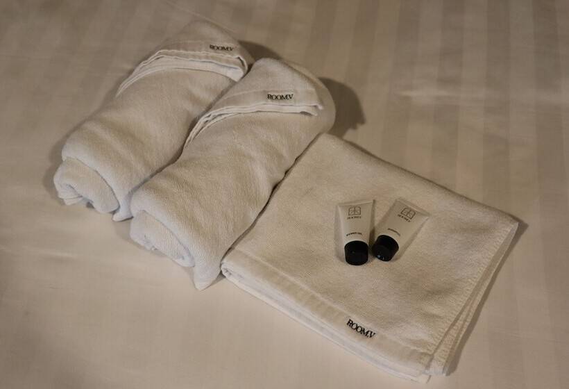 فندق Room V @ Jalan Sultanah Near Bus Stop Batu Pahat