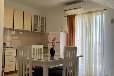 پانسیون Apartmani Bekonja