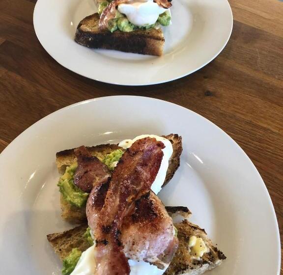 Dale House Barn And B&b