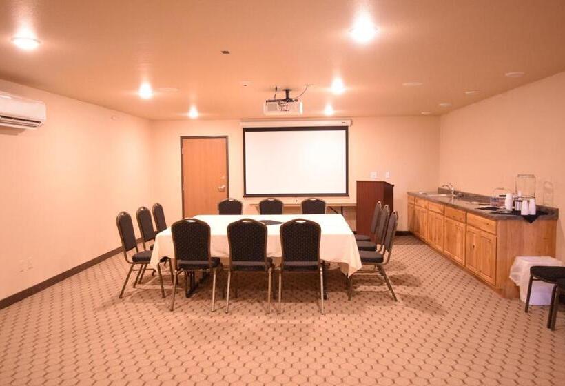 فندق Newcastle Lodge & Convention Center
