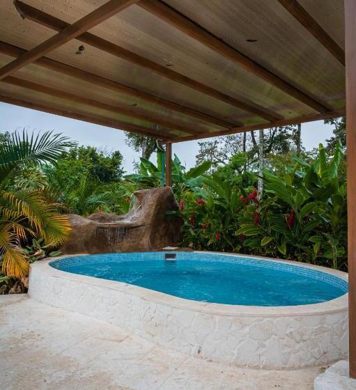 پانسیون Villa Tucan