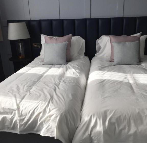 تختخواب و صبحانه St Martins Lodge