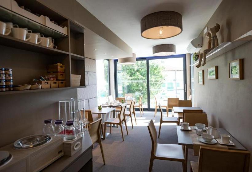 تختخواب و صبحانه Sunset Room&breakfast