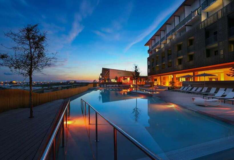 هتل The Lodge At Gulf State Park, A Hilton