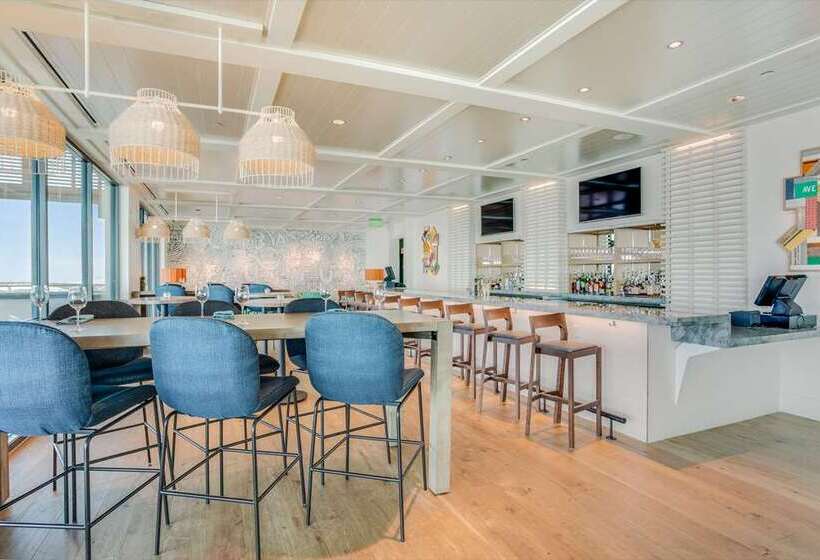 هتل The Lodge At Gulf State Park, A Hilton