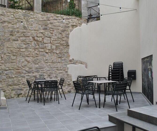 בית מלון כפרי Hostal Universitat