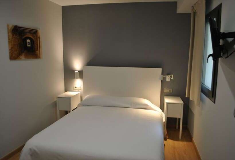 בית מלון כפרי Hostal Universitat