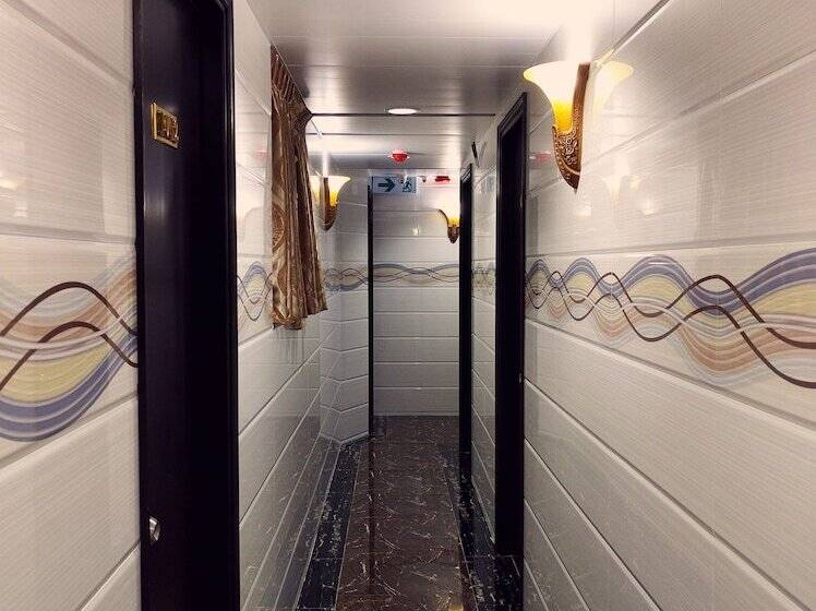 پانسیون Melbourne Hostel Block E 10th Floor