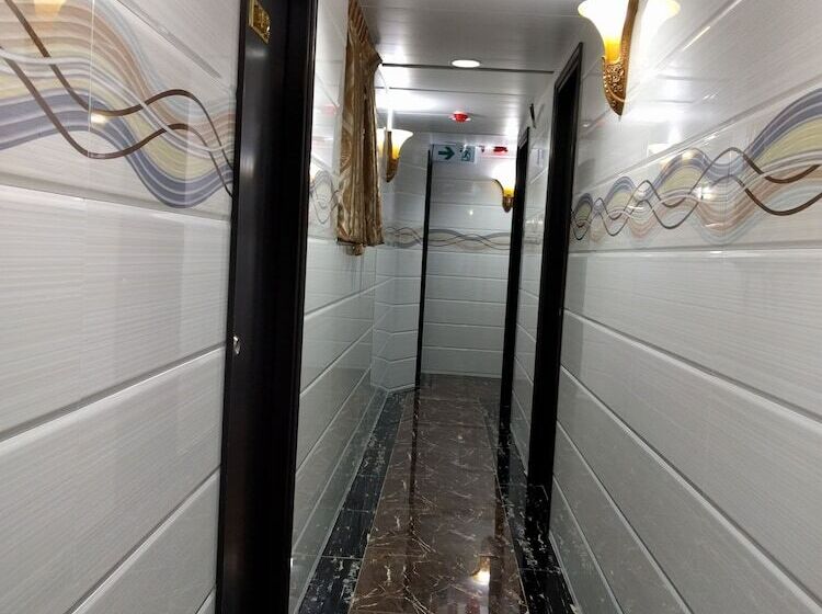 پانسیون Melbourne Hostel Block E 10th Floor