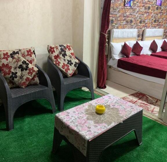 Nile Star Suites & Apartments