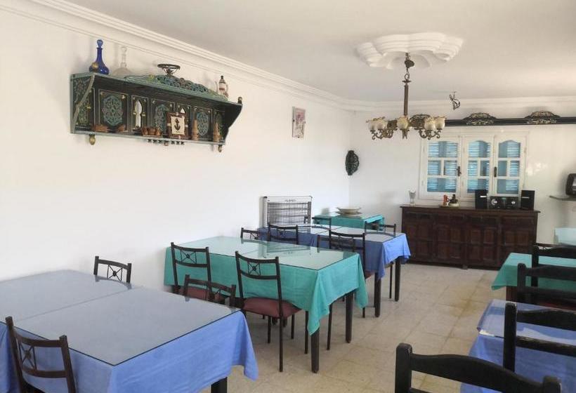 بنسيون L'hirondelle De Kelibia : Chez Amou