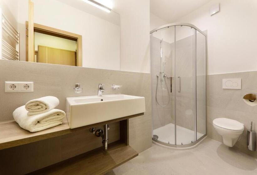 هتل Das Mitterplarser