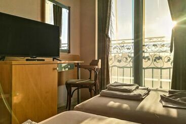 Fotos del hotel Empera:  8