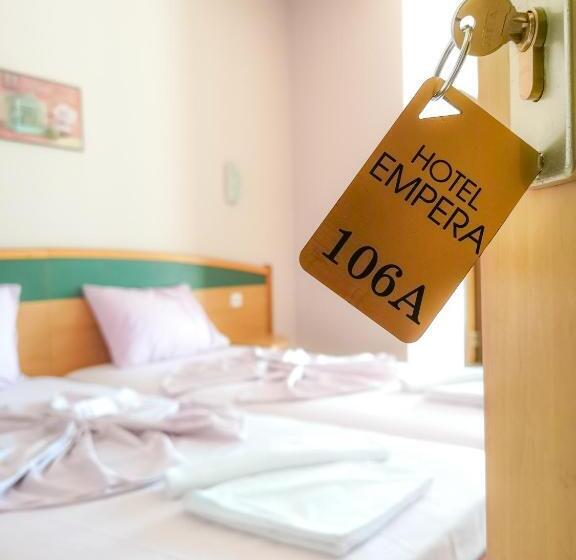 Fotos del hotel Empera:  2