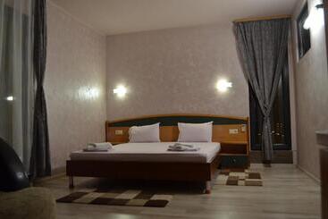 Fotos del hotel Empera:  3