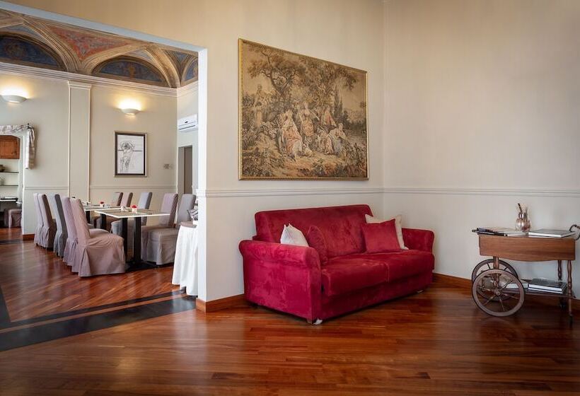 هتل Hnn Luxury Suites