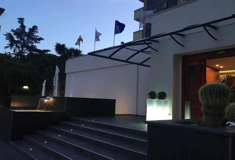 هتل Domus Grand