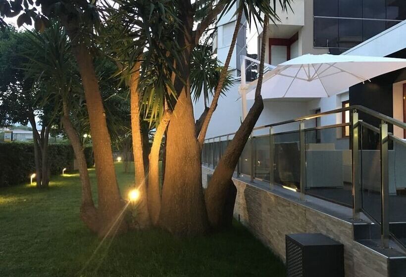 هتل Domus Grand