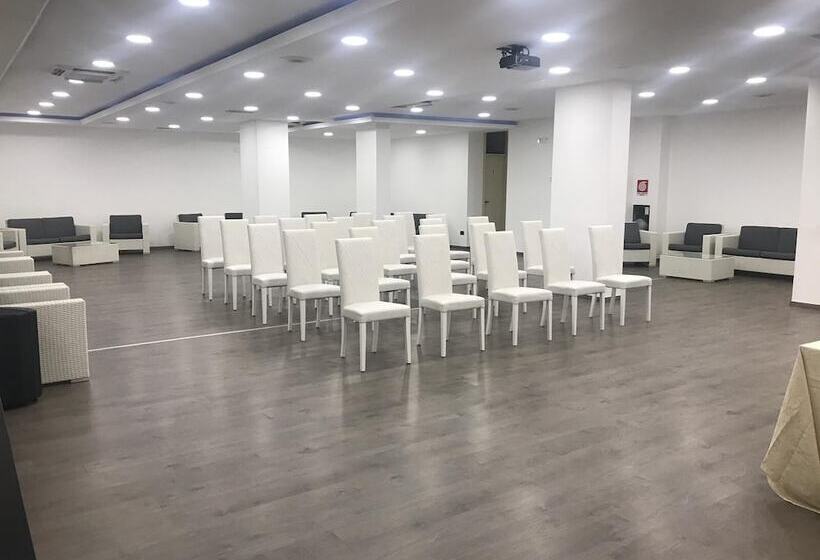 هتل Domus Grand
