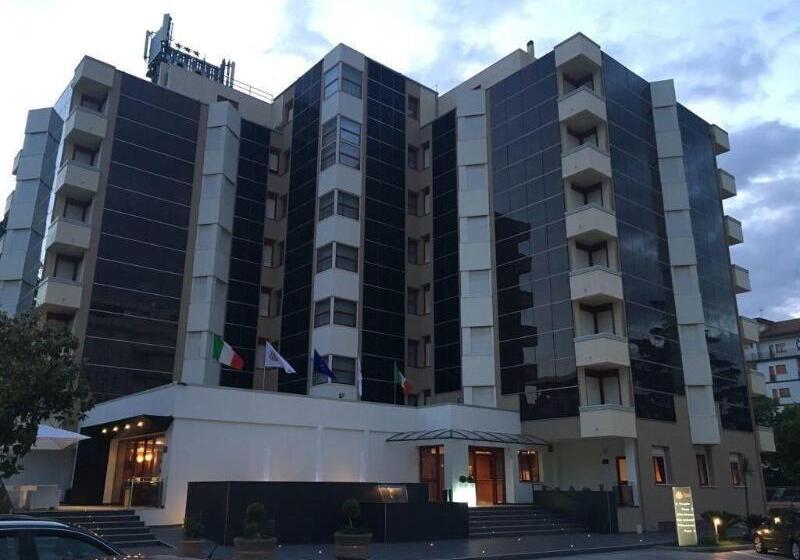 هتل Domus Grand