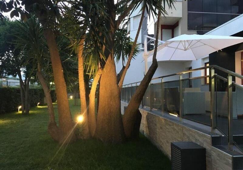 هتل Domus Grand