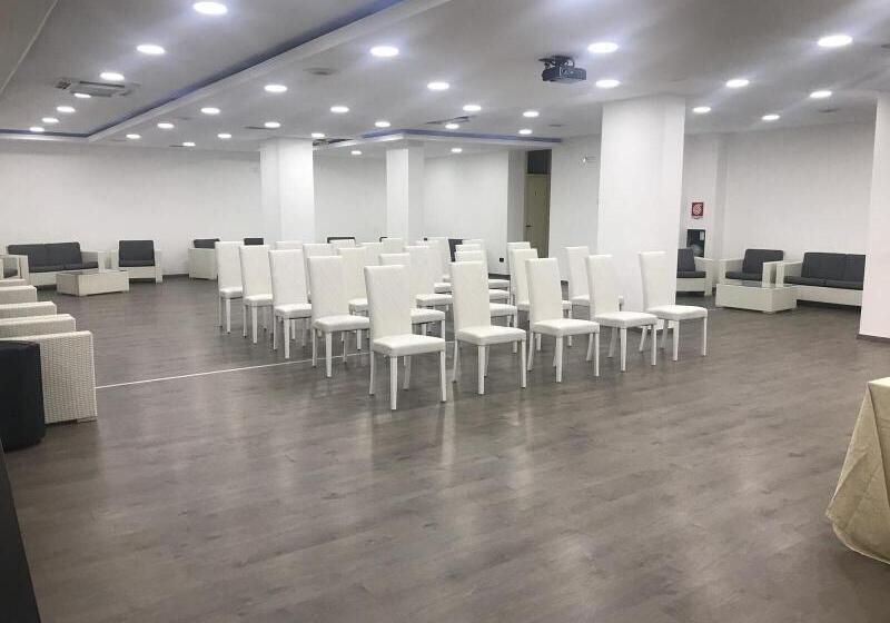 هتل Domus Grand