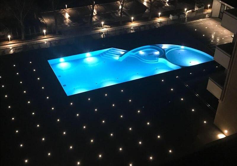 هتل Domus Grand