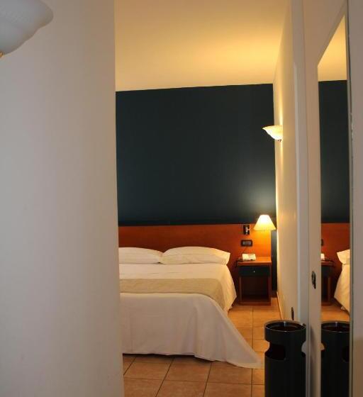 هتل Domus Grand