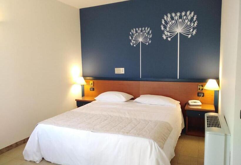 هتل Domus Grand