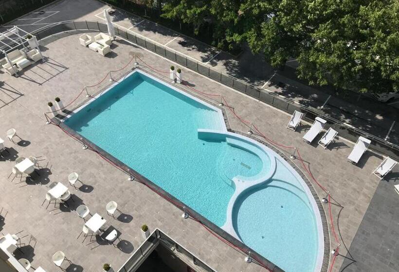 هتل Domus Grand