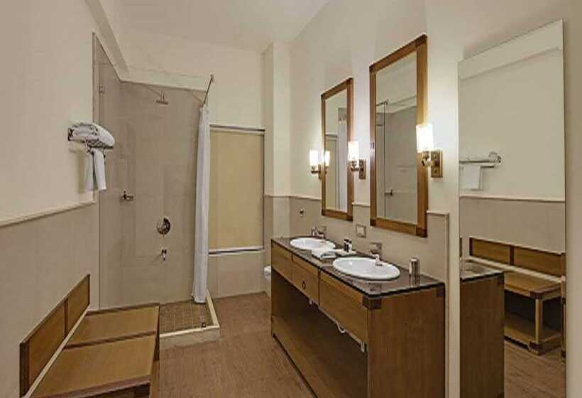 فندق Fateh Safari Suites By Fateh Collection
