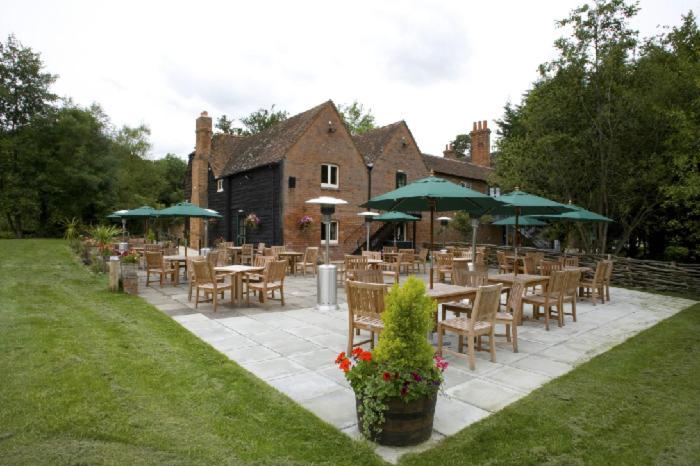 هاستل Bartons Mill Pub And Dining