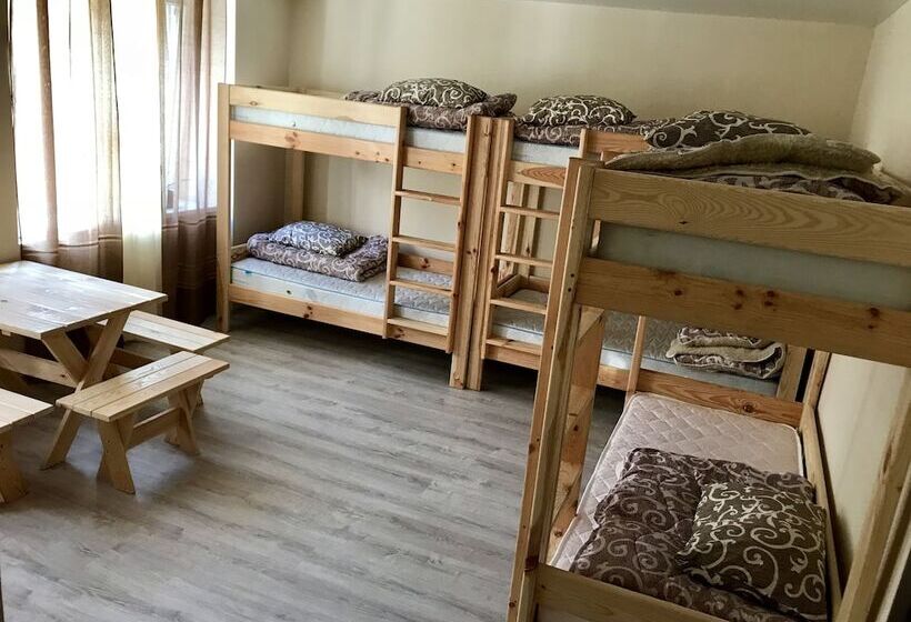 Pid Vysokym Zamkom Hostel