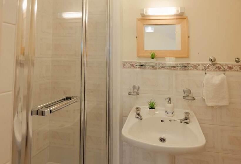 פנסיון The Waterfront