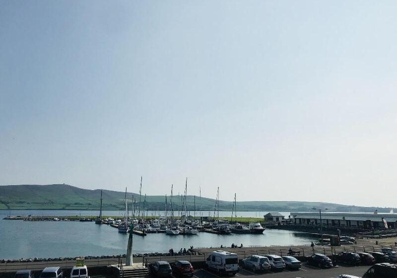 פנסיון The Waterfront