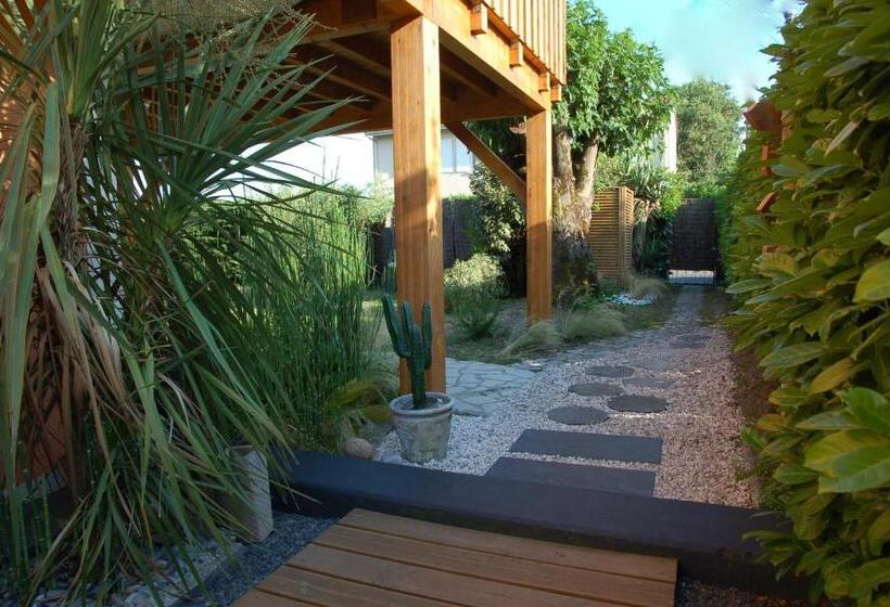 تختخواب و صبحانه Villa Chaleemar
