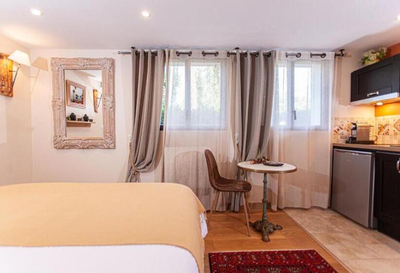 تختخواب و صبحانه Villa Chaleemar
