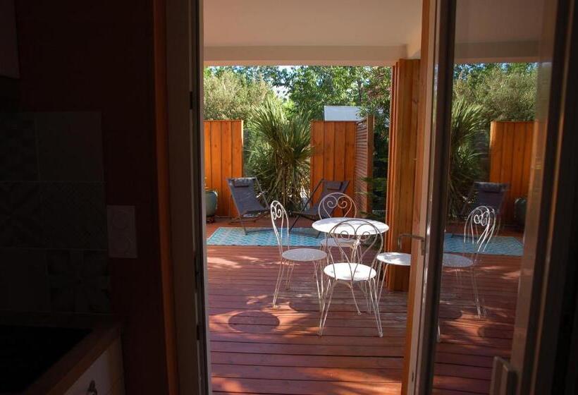 تختخواب و صبحانه Villa Chaleemar