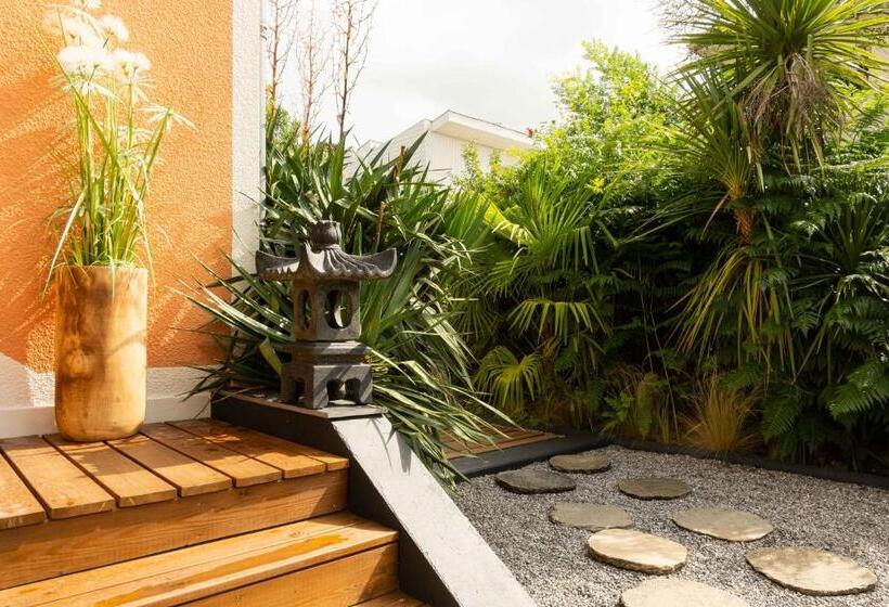 تختخواب و صبحانه Villa Chaleemar