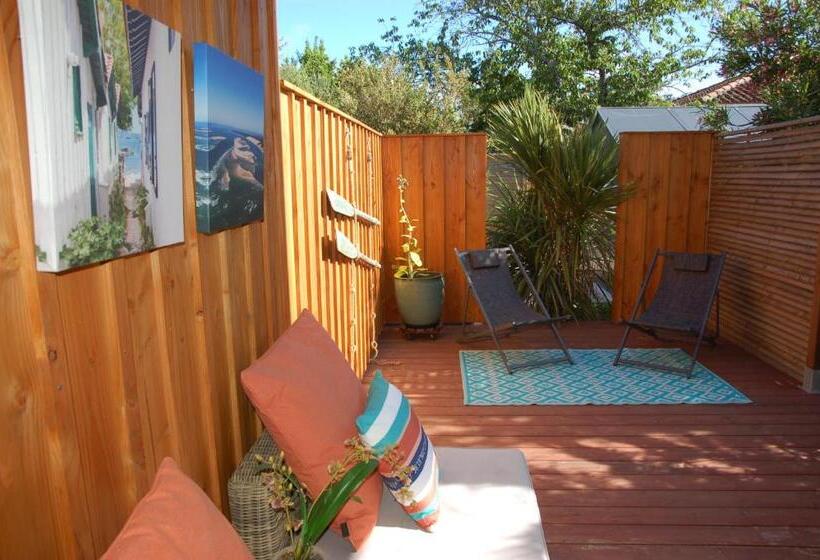 تختخواب و صبحانه Villa Chaleemar